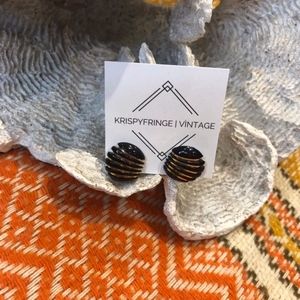 Vintage black and gold sleek stud earrings